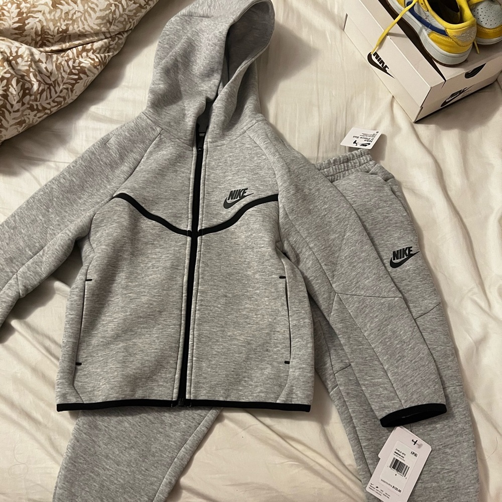 Nike Heather Gray Tech Tracksuit 
New with tags